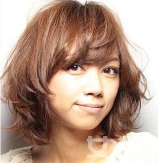 气质女生短发 春季最佳首选发型
